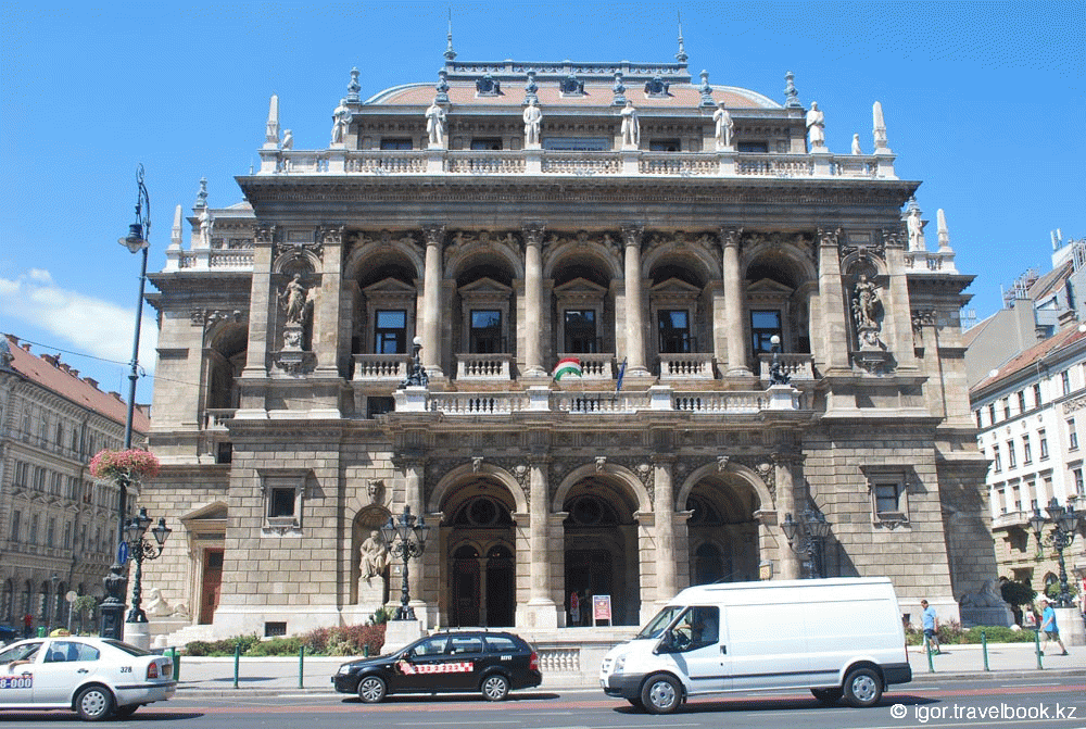 Национальный театр Венгрии на проспекте Андраши