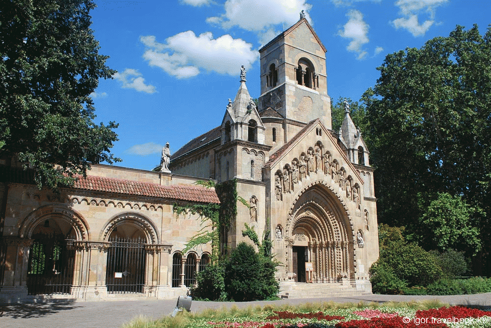 Церковь Св. Августина на территории замка