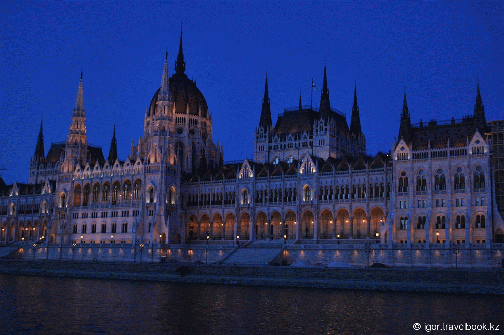 Венгерский Парламент вечером